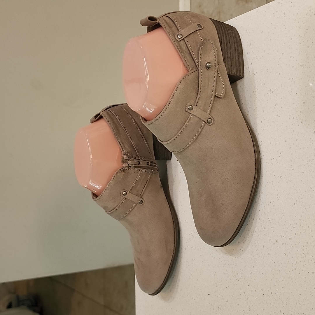 Dept 222 Booties